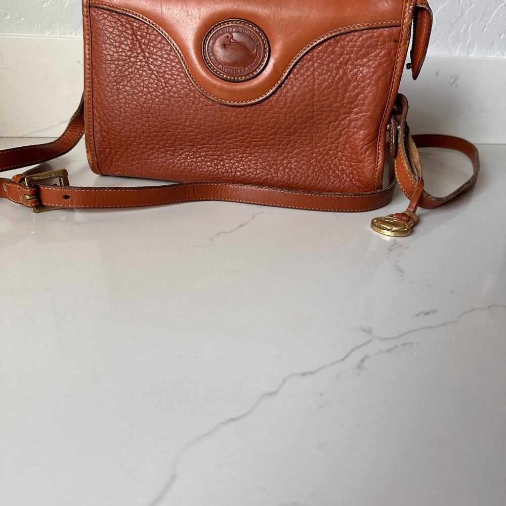 Vintage Dooney & Bourke Tan Crossbody Bag with Pebbled Leather-Made in USA - Picture 3 of 11